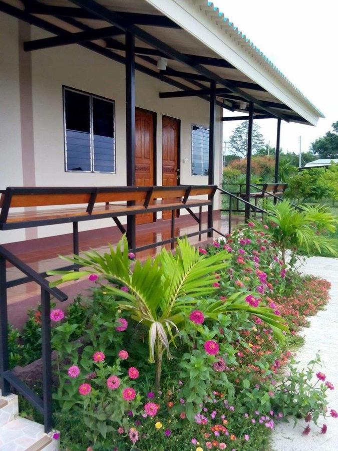 Golden Palm Resort Chiang Mai Exteriör bild